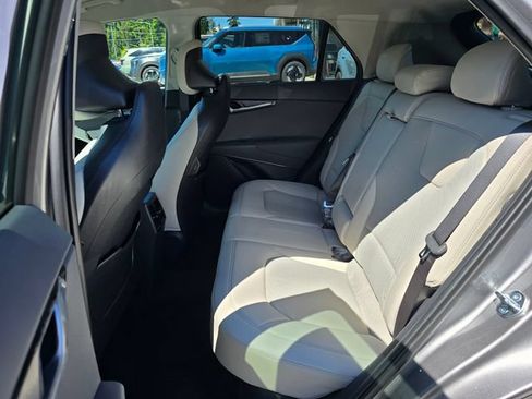New 2026 Kia Niro EX FWD image 14
