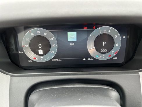 New 2026 Land Rover Range Rover Velar Dynamic SE image 27