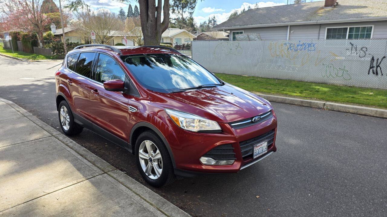Used 2015 Ford Escape SE w/ Equipment Group 201A AWD/4WD image 3