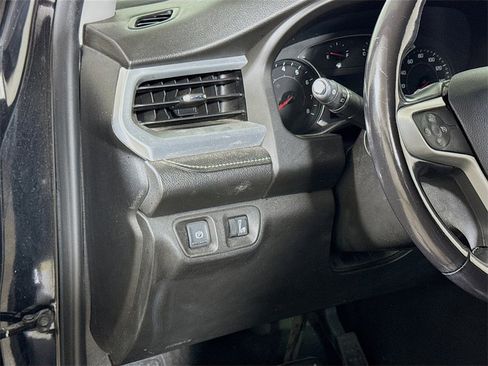 Used 2019 GMC Acadia SLT w/ Black Edition image 8