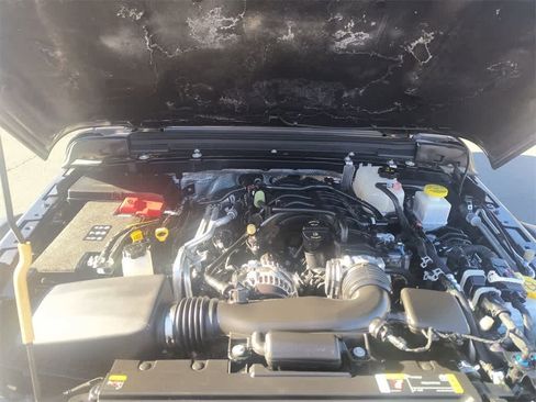 Used 2024 Jeep Gladiator Rubicon w/ Technology Group image 25