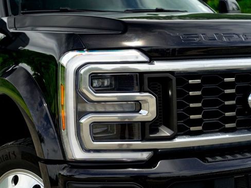 Used 2025 Ford F450 Platinum AWD/4WD image 4