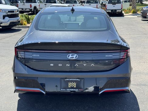 Used 2025 Hyundai Sonata SEL FWD image 5