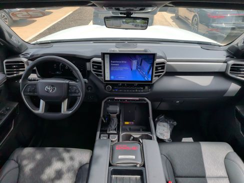 Used 2025 Toyota Tundra Limited AWD/4WD image 28