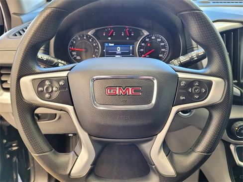 Used 2024 GMC Terrain SLE image 28