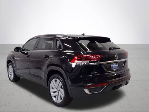 Certified 2022 Volkswagen Atlas Cross Sport SE image 13