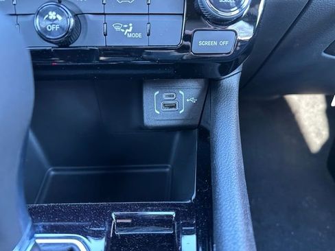 New 2026 Jeep Compass Latitude AWD/4WD image 33