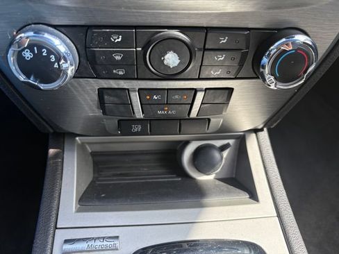 Used 2011 Ford Fusion SE FWD image 27