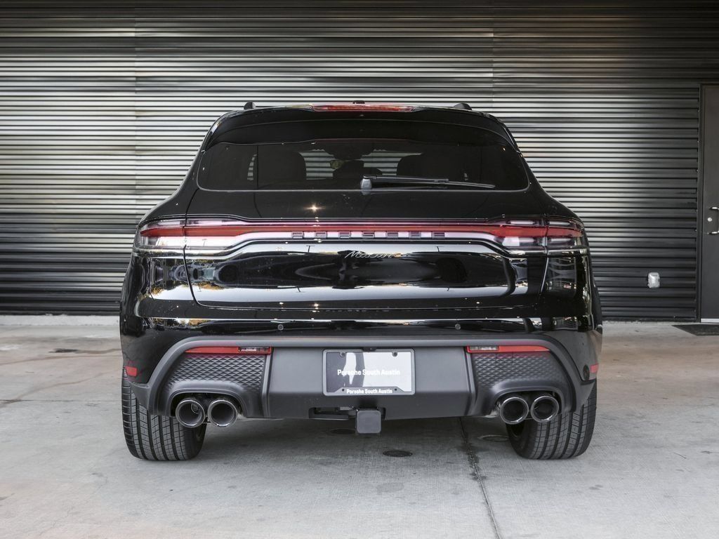 Certified 2026 Porsche Macan AWD/4WD image 6
