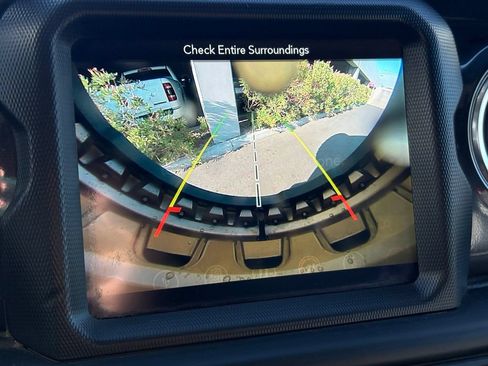 Used 2019 Jeep Wrangler Unlimited Rubicon AWD/4WD image 12