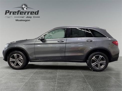 Used 2017 Mercedes-Benz GLC 300 4MATIC image 9