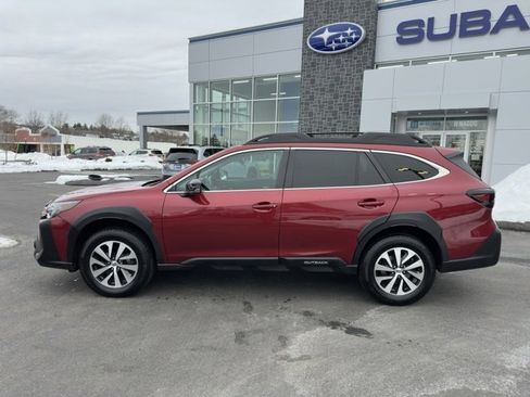 Used 2023 Subaru Outback Premium image 9
