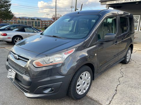 Used 2016 Ford Transit Connect XLT image 1