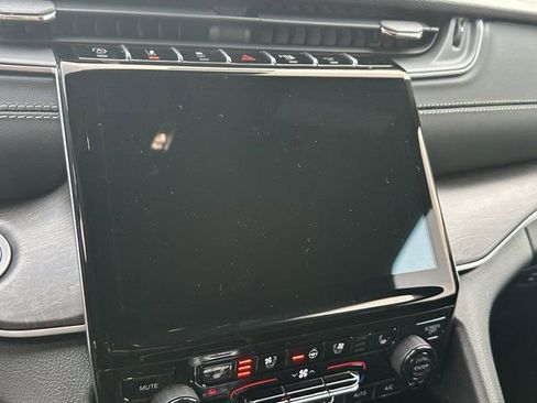 New 2025 Jeep Grand Cherokee Limited w/ Luxury Tech Group II image 25