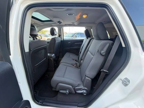 Used 2010 Dodge Journey SXT w/ Flexible Seating Group FWD image 19