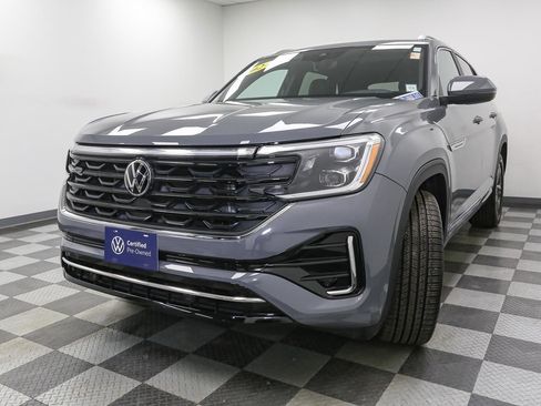 Used 2024 Volkswagen Atlas Cross Sport SEL R-Line image 5