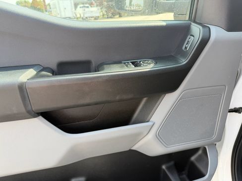 Used 2024 Ford F550 4x4 Regular Cab Super Duty image 12