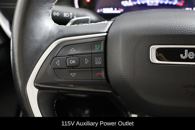 Used 2022 Jeep Grand Cherokee L Laredo w/ Luxury Tech Group I AWD/4WD image 8