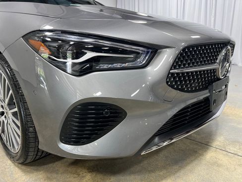 Used 2025 Mercedes-Benz CLA 250 4MATIC image 11