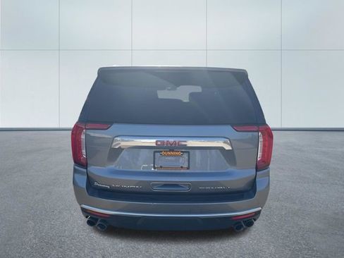 Used 2022 GMC Yukon XL Denali AWD/4WD image 3
