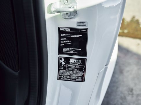 Used 2021 Ferrari F8 Tributo image 31