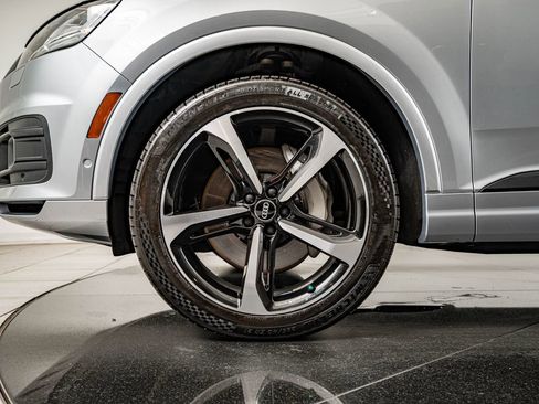 Used 2019 Audi Q7 3.0T Prestige w/ Prestige Package AWD/4WD image 10