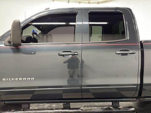 Used 2018 Chevrolet Silverado 1500 LT AWD/4WD image 12