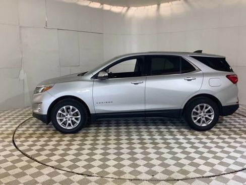 Used 2019 Chevrolet Equinox LT w/ Driver Convenience Package image 5
