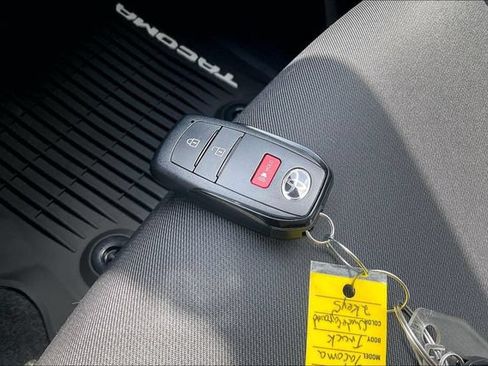 Used 2026 Toyota Tacoma TRD Off-Road AWD/4WD image 11