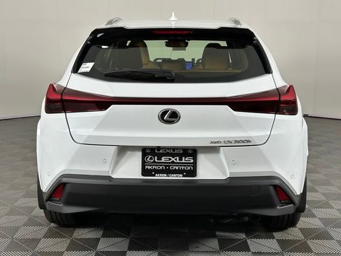 New 2026 Lexus UX 300h AWD image 8