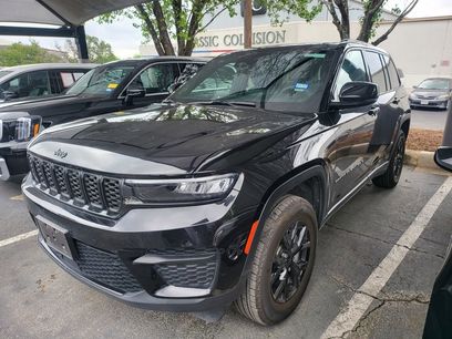 Used 2025 Jeep Grand Cherokee Altitude