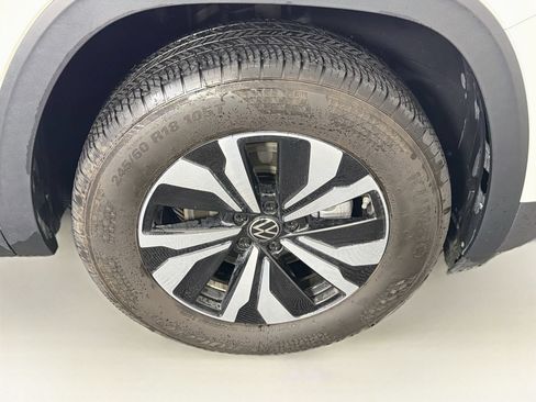 Used 2025 Volkswagen Atlas Cross Sport SE AWD/4WD image 33