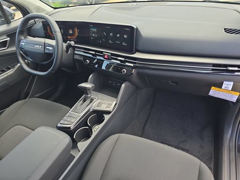 New 2026 Kia Sportage LX FWD image 11