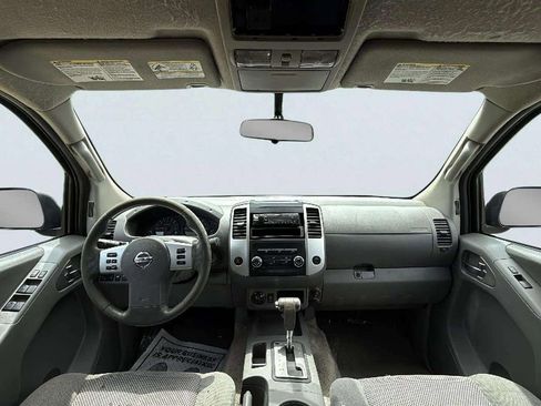 Used 2017 Nissan Frontier SV image 9