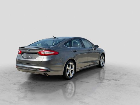 Used 2013 Ford Fusion SE FWD image 6