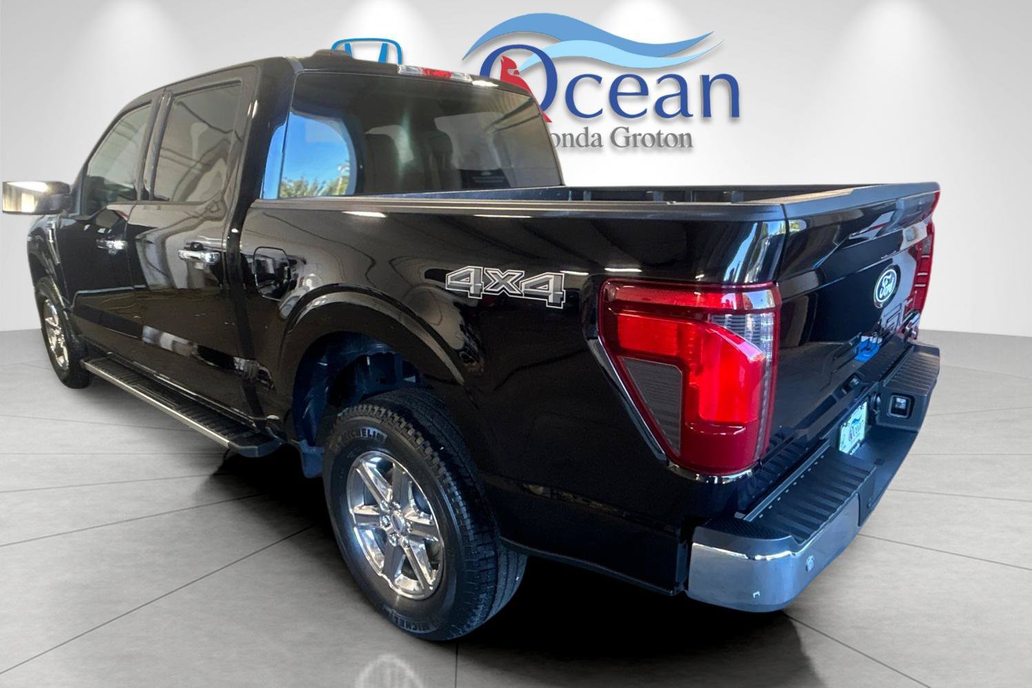 Used 2025 Ford F150 XLT w/ Equipment Group 301A Standard AWD/4WD image 5