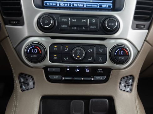 Used 2018 GMC Yukon XL SLT w/ Premium Edition AWD/4WD image 39