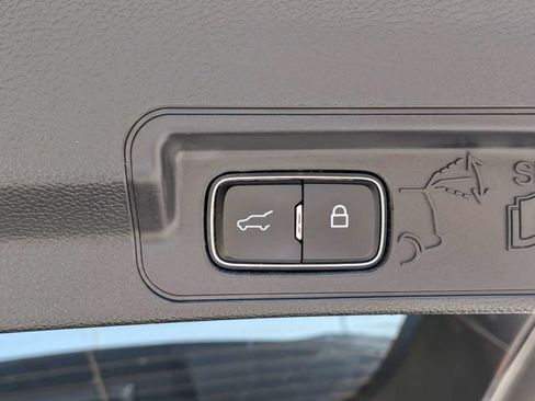 Used 2023 Ford Explorer XLT w/ Equipment Group 202A AWD/4WD image 14