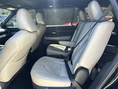 Used 2024 Toyota Grand Highlander AWD Hybrid image 28