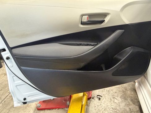Used 2022 Toyota Corolla LE FWD image 25