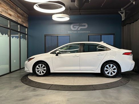 Used 2024 Toyota Corolla LE image 6