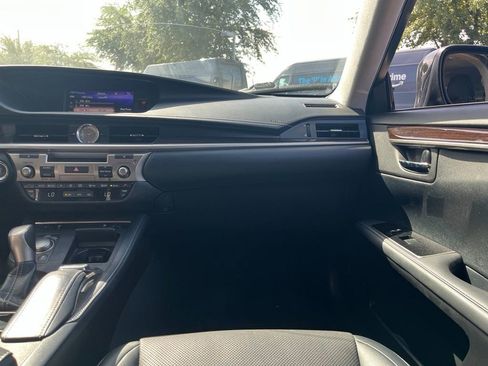 Used 2018 Lexus ES 350 w/ Navigation System Package FWD image 6