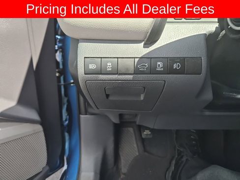Used 2020 Toyota Camry SE FWD image 11