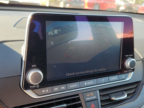 Used 2024 Nissan Altima 2.5 SV image 13