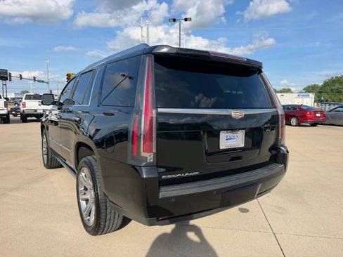 Used 2019 Cadillac Escalade Premium Luxury AWD/4WD image 15