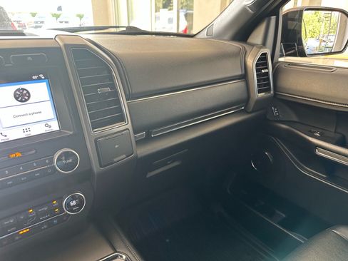 Certified 2019 Ford Expedition XLT w/ Equipment Group 202A AWD/4WD image 38