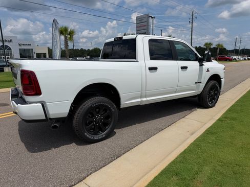 New 2026 RAM 2500 Big Horn AWD/4WD image 4