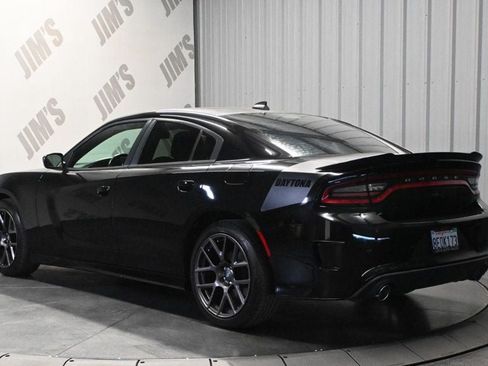 Used 2018 Dodge Charger R/T RWD image 7
