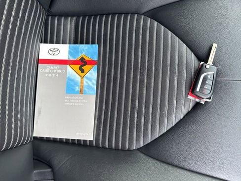 Used 2024 Toyota Camry SE image 15