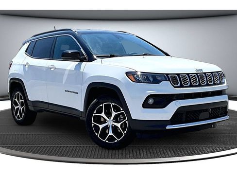 Certified 2024 Jeep Compass Limited AWD/4WD image 15